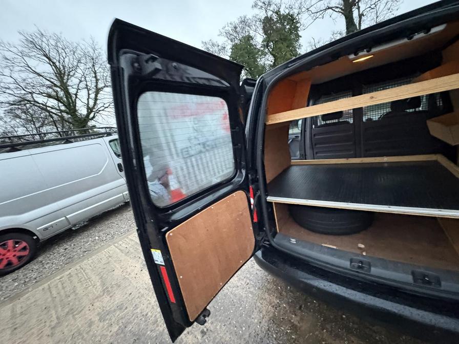 2015 Volkswagen Caddy – Model: Caddy C20 Highline TDI – GV15USO