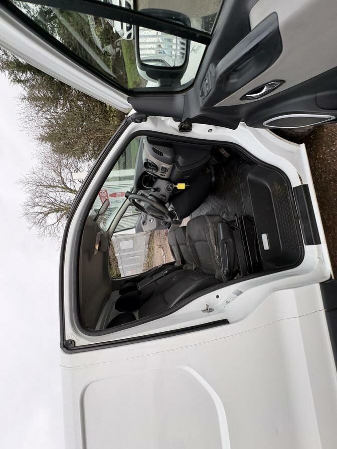 2015 Renault Trafic – Model: Trafic SL27 Sport DCI – MA15XAX