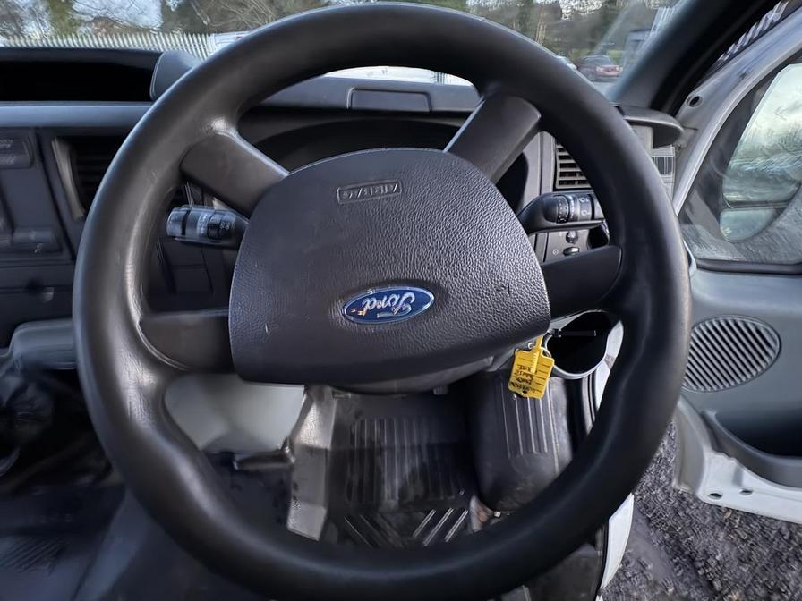 2007 Ford Transit – Model: Transit 100 15-Seat RWD – LC07FVW