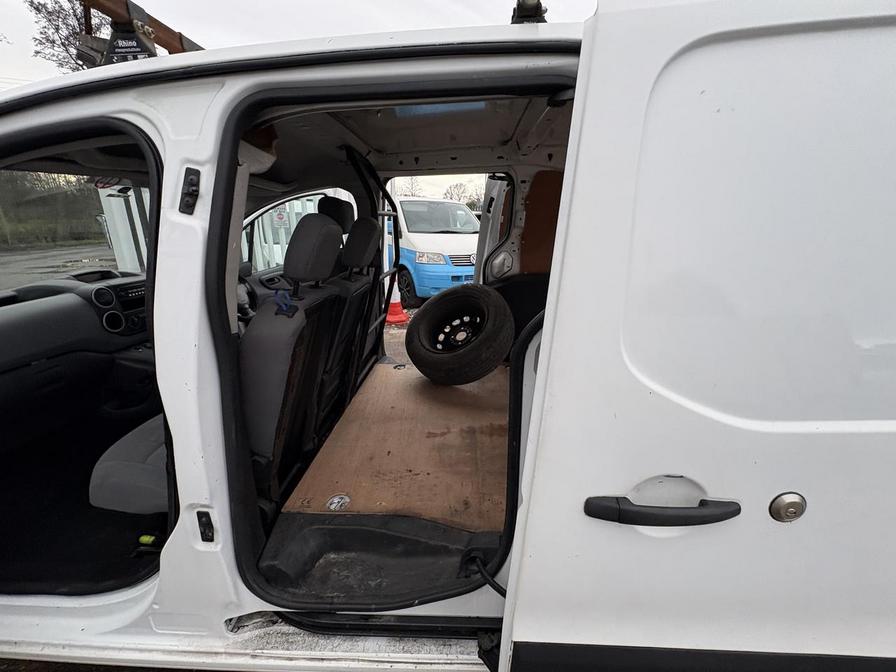 2016 Peugeot Partner – Model: Partner 750 SE L2 Blue HDi – NA16RJV