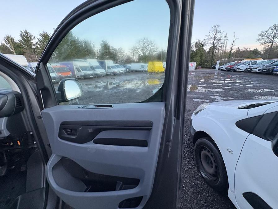 2019 Vauxhall Vivaro – Model: Vivaro 2900 Sportive S/S – DU69ZZA