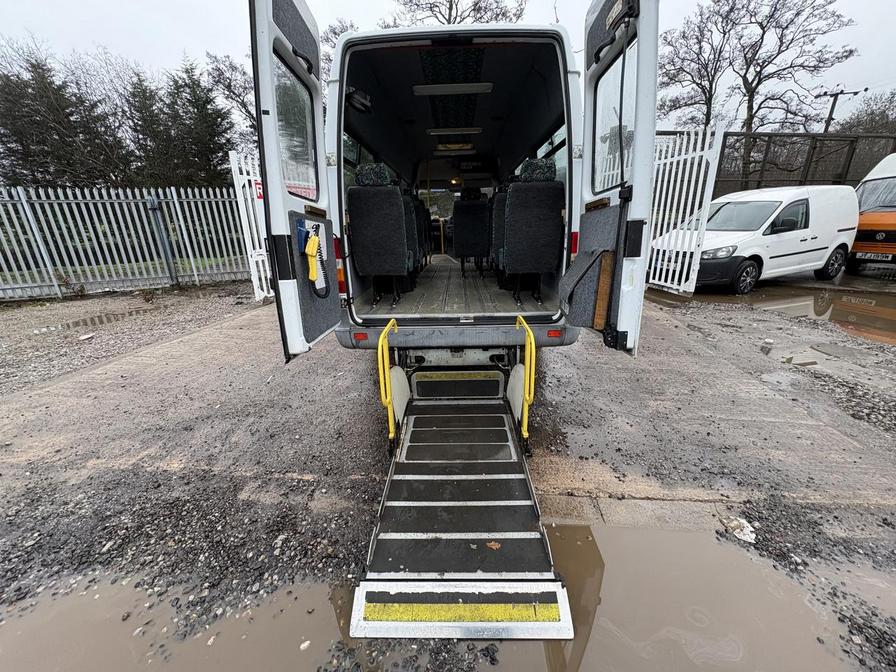 2001 Mercedes-Benz Sprinter – Model: Sprinter 411 CDI – Y337COE