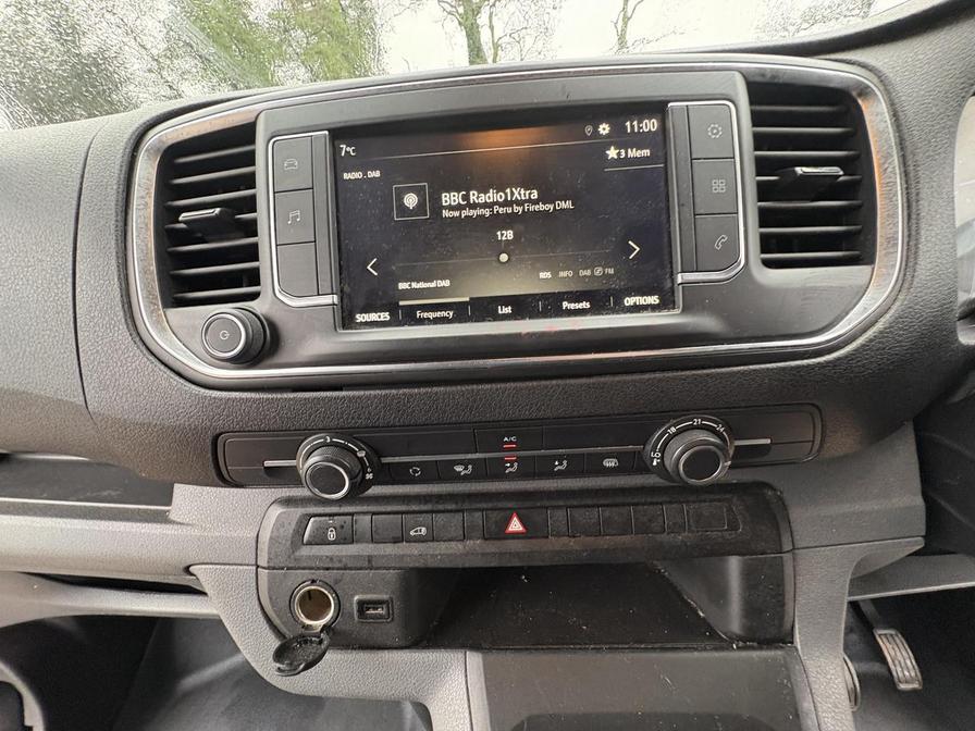 2020 Vauxhall Vivaro – Model: Vivaro 2900 Dynamic S/S – DT69ZWA