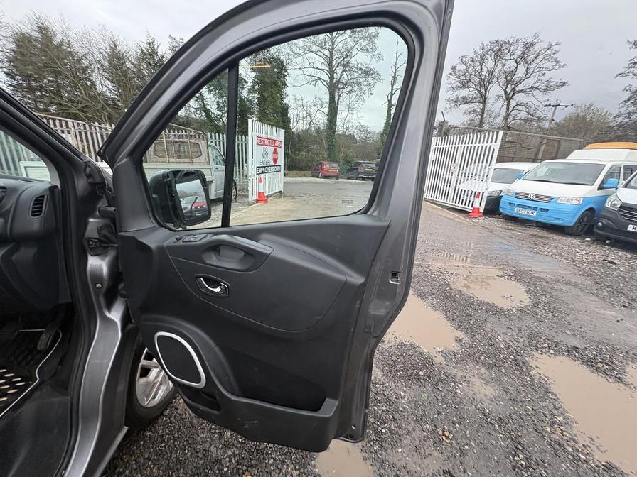 2017 Vauxhall Vivaro – Model: Vivaro  2700 Sportive CDTI – WF17XHH