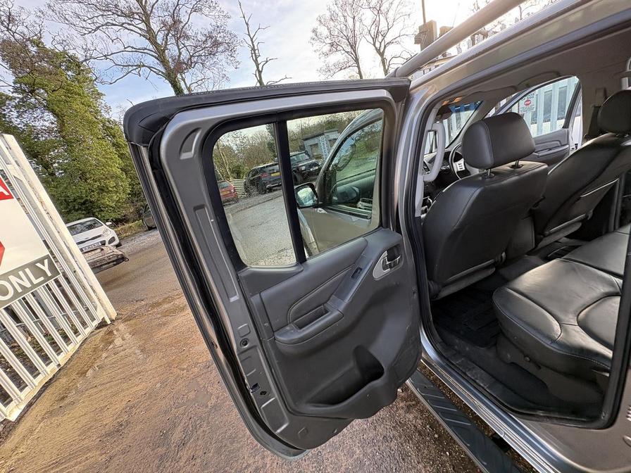 2015 Nissan Navara – Model: Navara Tekna dCi Auto – SK65CKJ