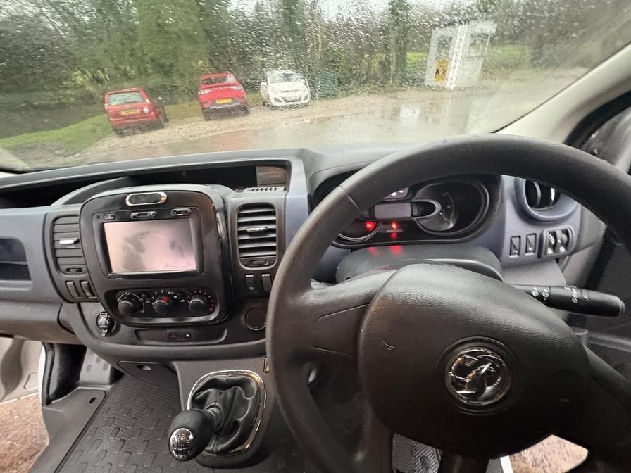 2018 Vauxhall Vivaro – Model: Vivaro 2900 Bi-T CDTi S/S – MK68AWY