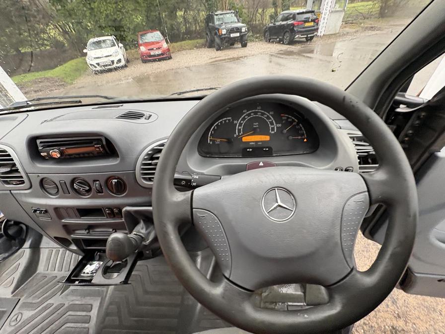 2005 Mercedes-Benz Sprinter – Model: Sprinter 208 CDI SWB – DE55FPD
