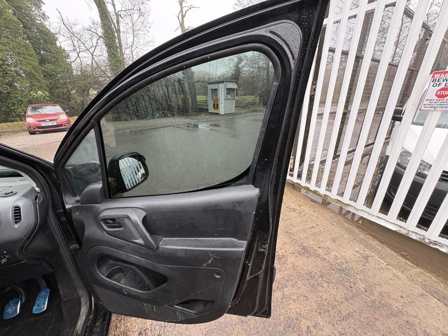 2018 Citroen Berlingo – Model: Berlingo 625 Enterprise Blue HDi – LR68WZD