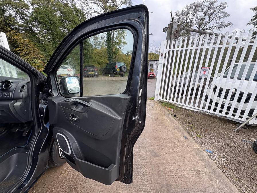 2016 Vauxhall Vivaro – Model: Vivaro  2700 Sportive CDTI – DY16OYC