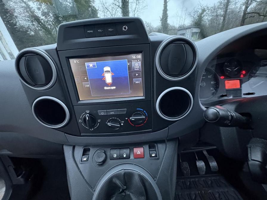 2017 Peugeot Partner – Model: Partner Professional L1 Blue HDi – OU17WHE