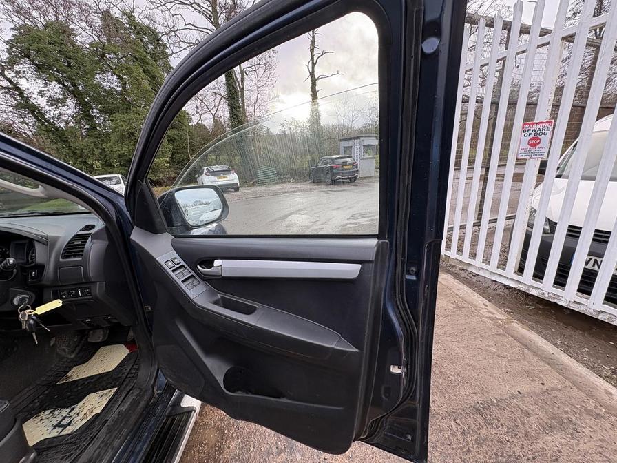 2017 Isuzu D-Max – Model: D-Max Utah Vision Double Cab Twin T TD Auto – YE17BPY