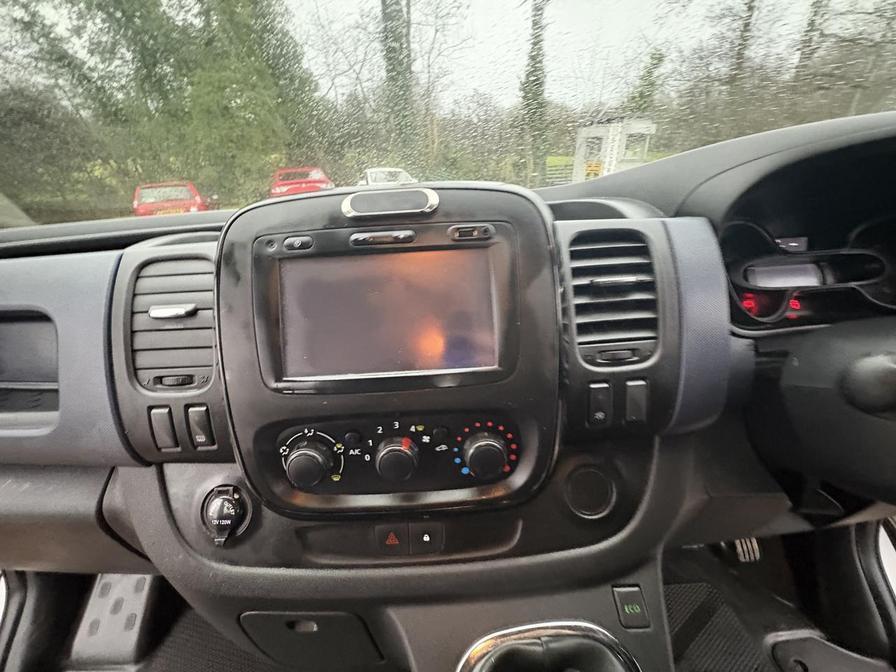 2018 Vauxhall Vivaro – Model: Vivaro 2900 Bi-T CDTi S/S – MK68AWY