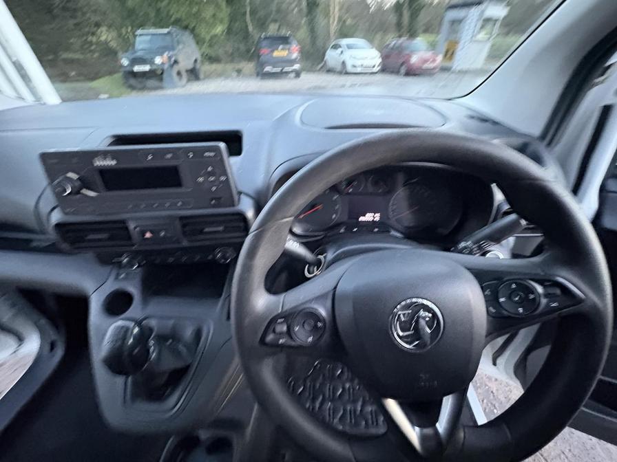 2020 Vauxhall Combo – Model: Combo 2300 SportIVE TD S/S – FD70LXU