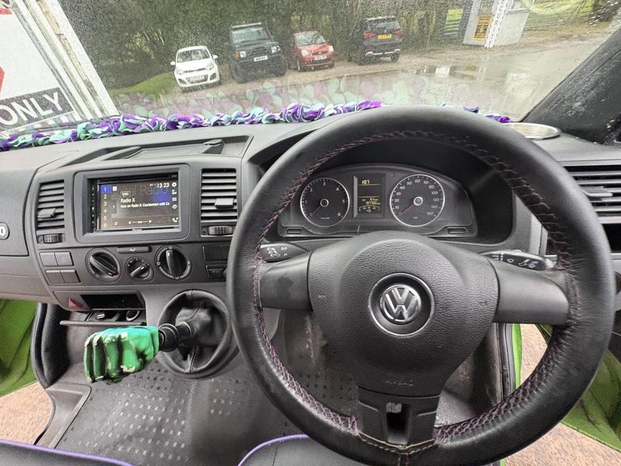 2011 Volkswagen Transporter – Model: Transporter T30 84 TDI SWB – SB11VFA