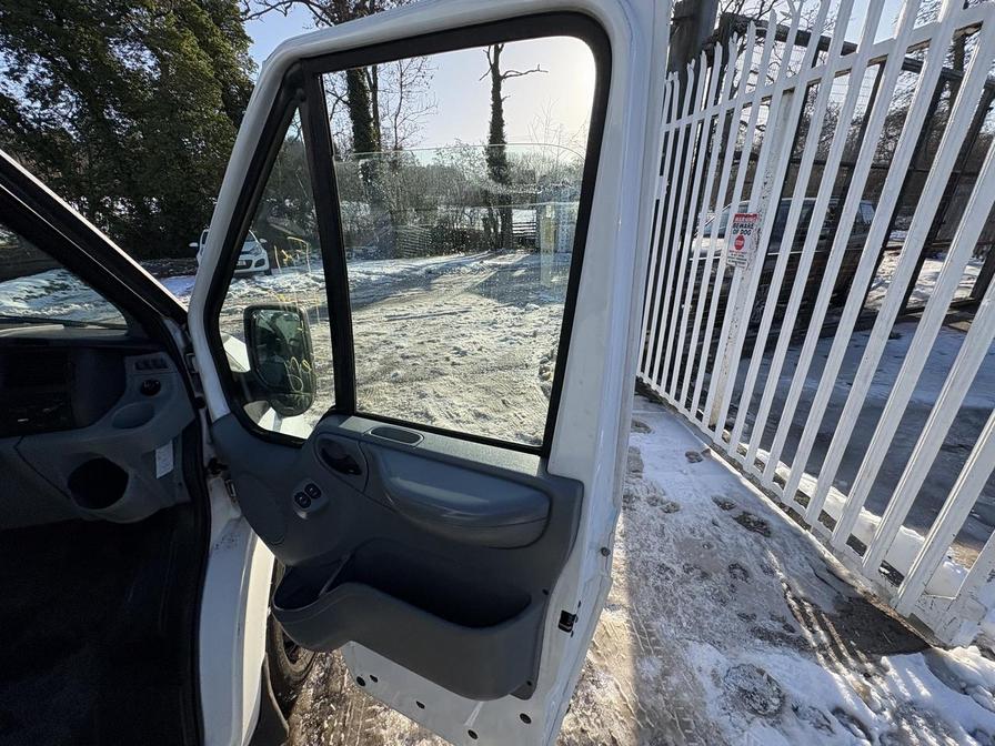 2008 Ford Transit – Model: Transit 100 17-Seat RWD – DK08DNK