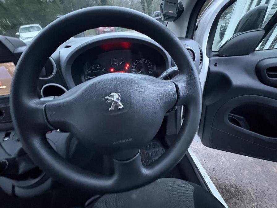 2017 Peugeot Partner – Model: Partner Professional L1 Blue HDi – OU17WHE