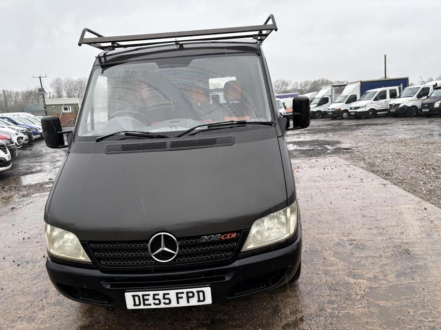 2005 Mercedes-Benz Sprinter – Model: Sprinter 208 CDI SWB – DE55FPD