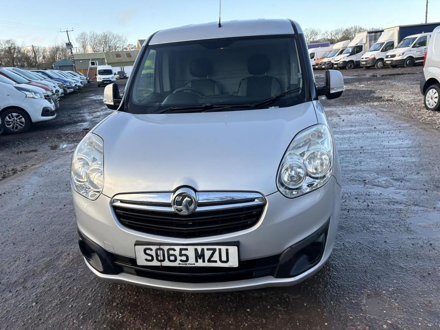 2015 Vauxhall Combo – Model: Combo 2000 L1H1 CDTi Sportive – SO65MZU