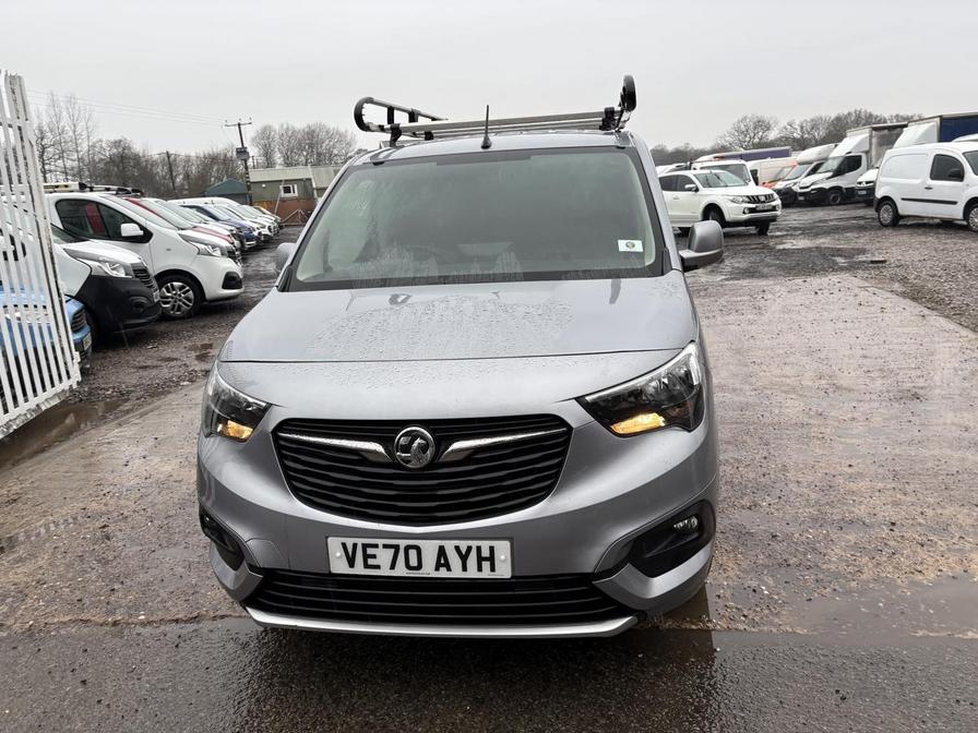 2020 Vauxhall Combo – Model: Combo 2000 LE Nav S/S – VE70AYH/M11AJL