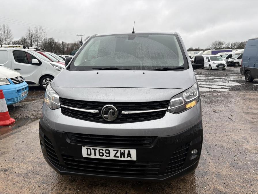 2020 Vauxhall Vivaro – Model: Vivaro 2900 Dynamic S/S – DT69ZWA