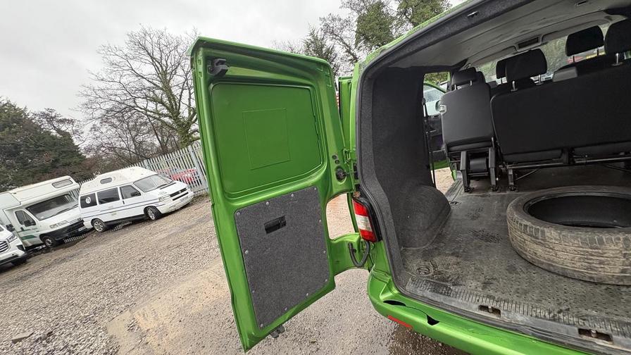 2011 Volkswagen Transporter – Model: Transporter T30 84 TDI SWB – SB11VFA