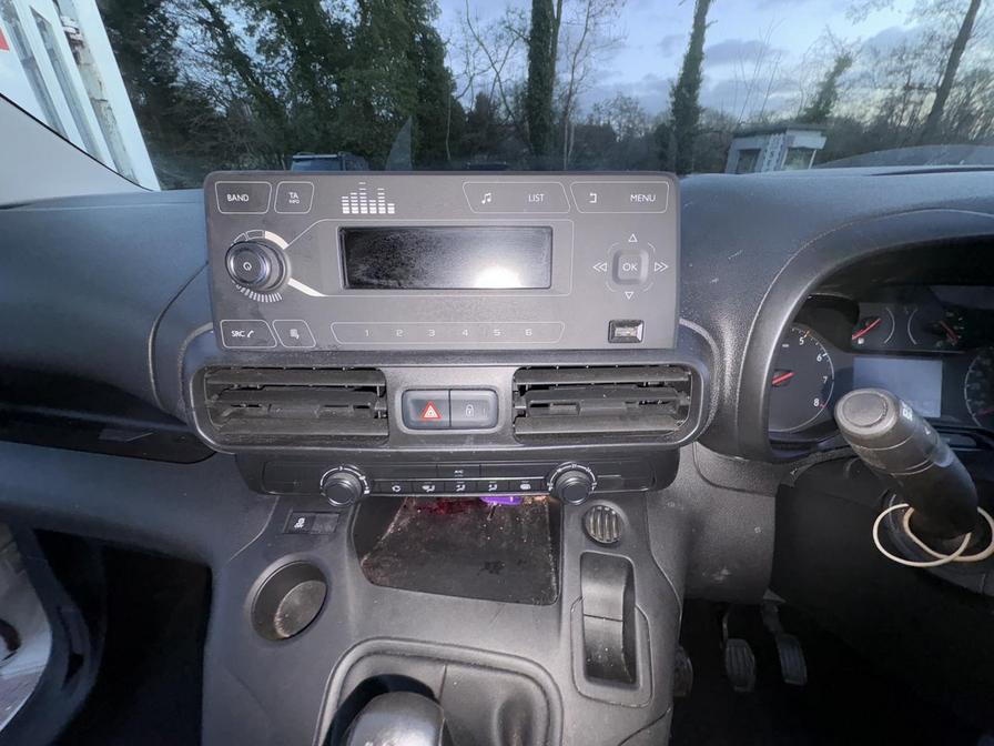 2020 Vauxhall Combo – Model: Combo 2300 SportIVE TD S/S – FD70LXU