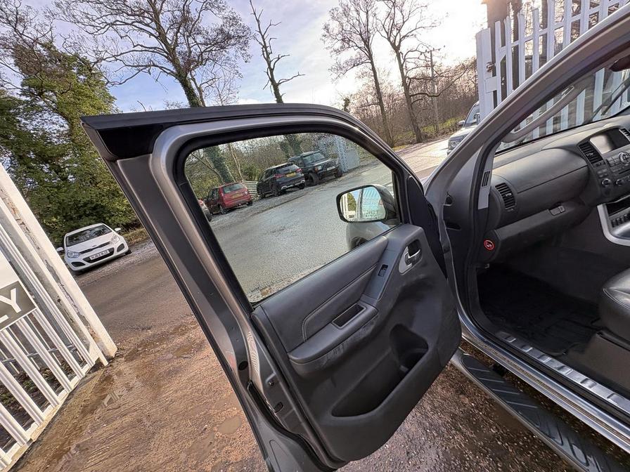 2015 Nissan Navara – Model: Navara Tekna dCi Auto – SK65CKJ