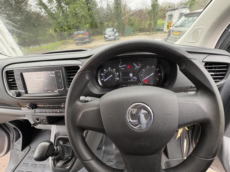 2020 Vauxhall Vivaro – Model: Vivaro 2900 Dynamic S/S – DT69ZWA