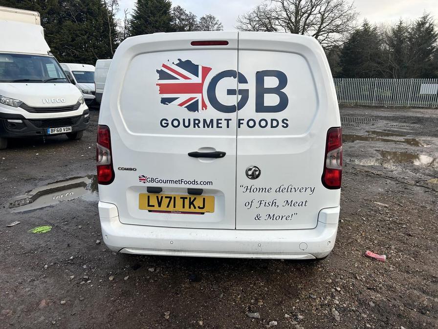 2021 Vauxhall Combo – Model: Combo 2000 Griffin Edition TD – LV71TKJ