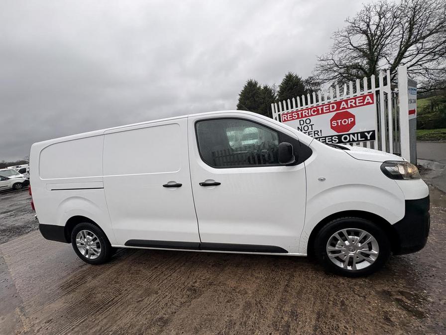 2020 Vauxhall Vivaro – Model: Vivaro 2900 Dynamic S/S – DY20TXT