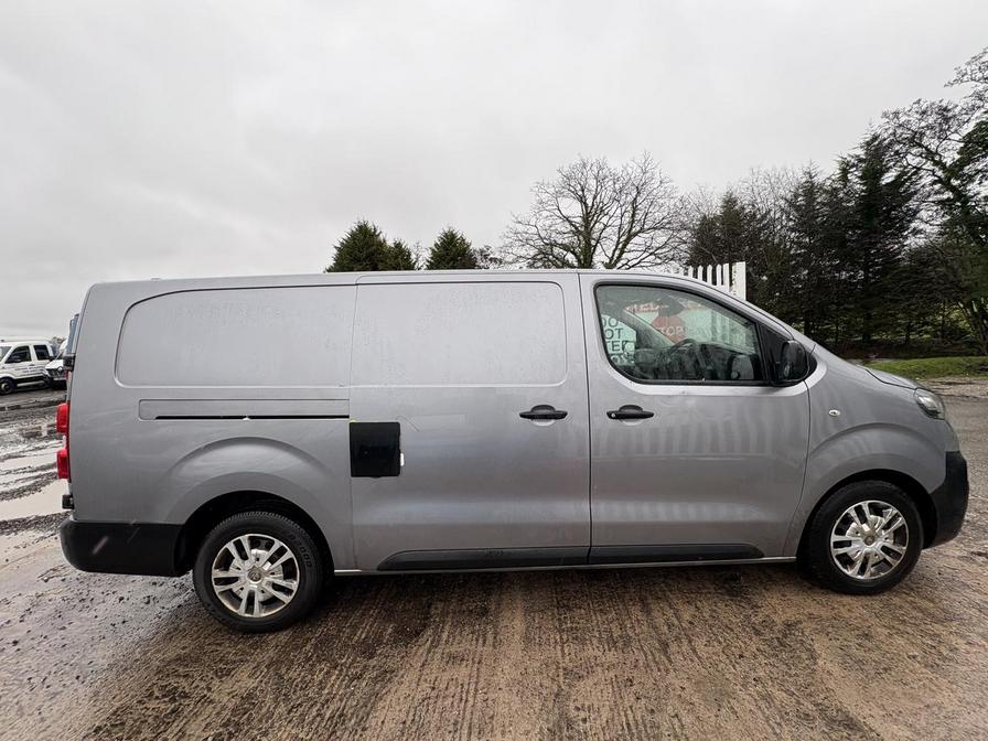 2020 Vauxhall Vivaro – Model: Vivaro 2900 Dynamic S/S – DT69ZWA