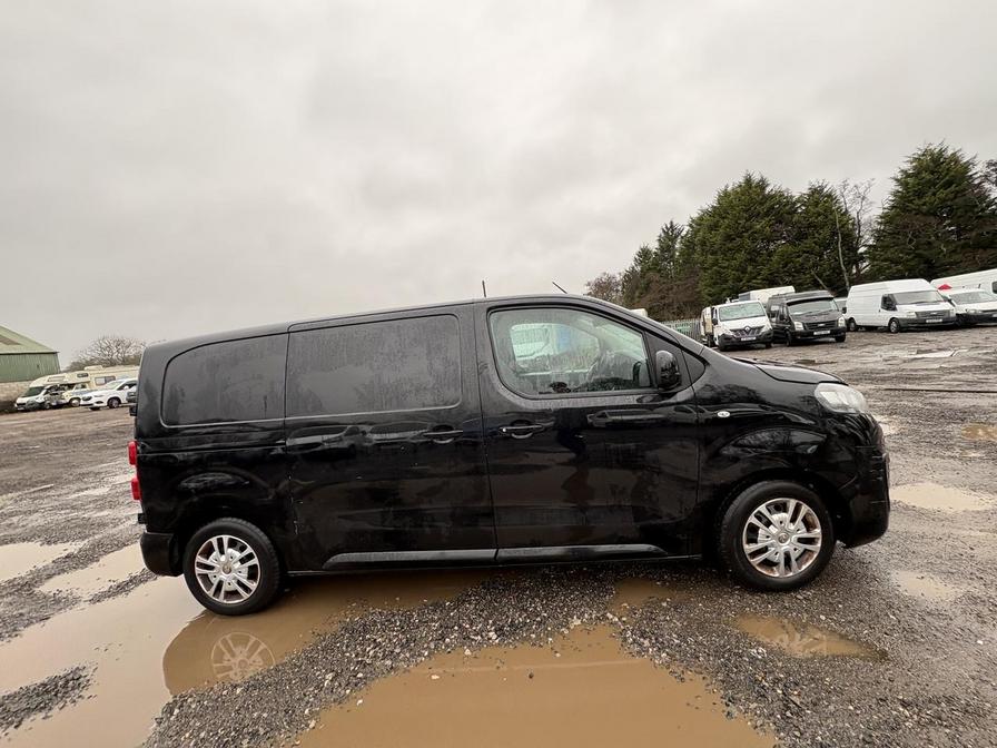 2021 Vauxhall Vivaro – Model: Vivaro 2700 Sportive S/S – RJ21XWF