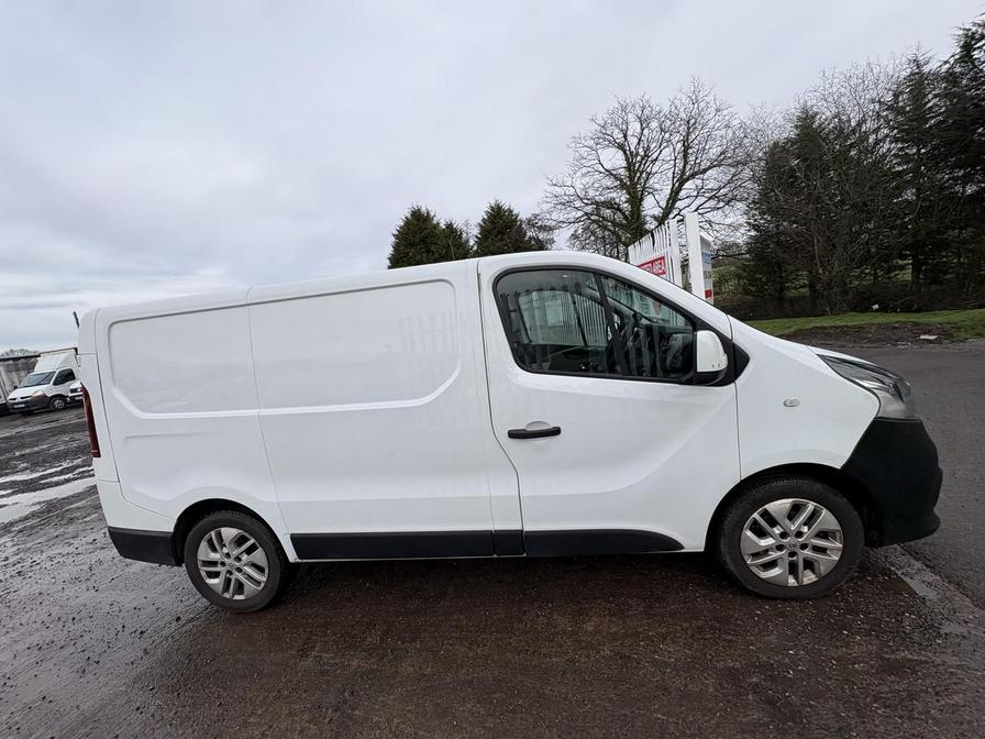 2015 Renault Trafic – Model: Trafic SL27 Sport DCI – MA15XAX