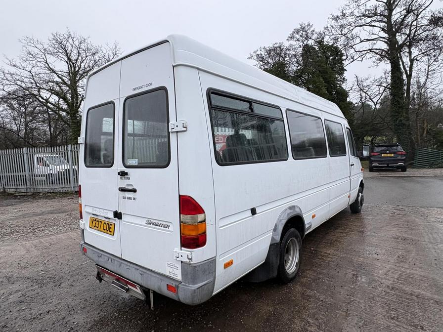 2001 Mercedes-Benz Sprinter – Model: Sprinter 411 CDI – Y337COE