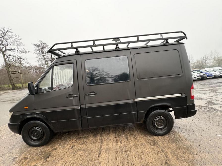 2005 Mercedes-Benz Sprinter – Model: Sprinter 208 CDI SWB – DE55FPD