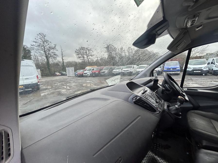 2017 Ford Transit Custom – Model: Transit Custom 270 Limited – PN67WWX