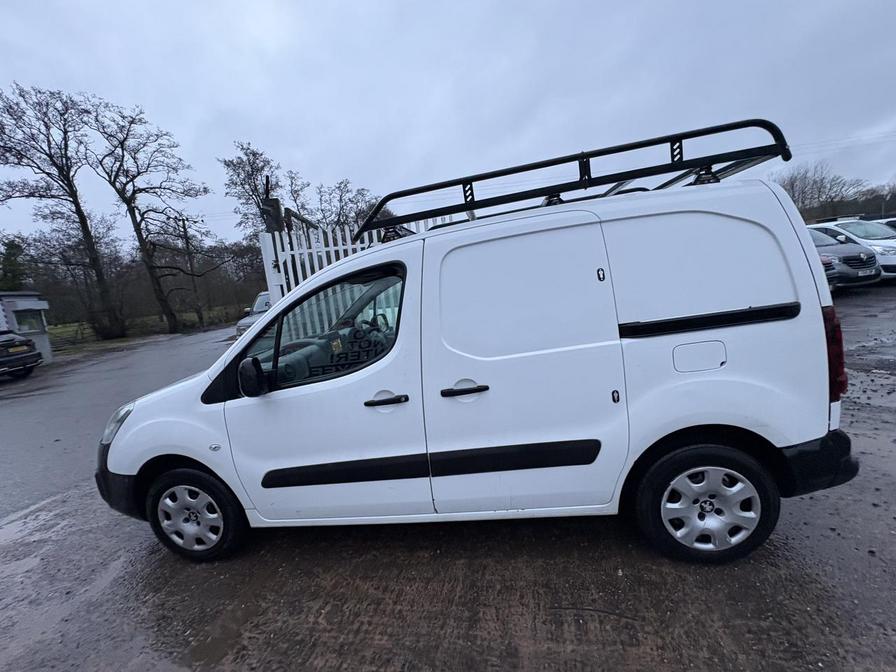 2017 Peugeot Partner – Model: Partner Professional L1 Blue HDi – OU17WHE