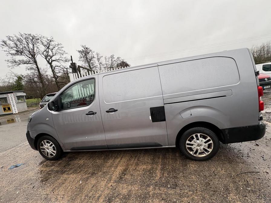 2020 Vauxhall Vivaro – Model: Vivaro 2900 Dynamic S/S – DT69ZWA