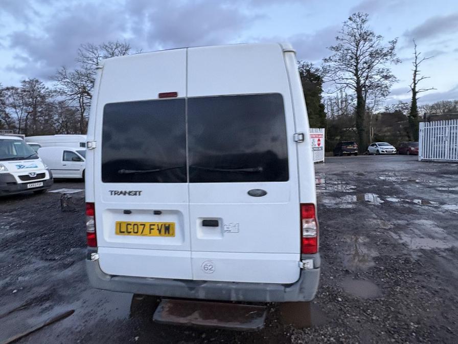 2007 Ford Transit – Model: Transit 100 15-Seat RWD – LC07FVW