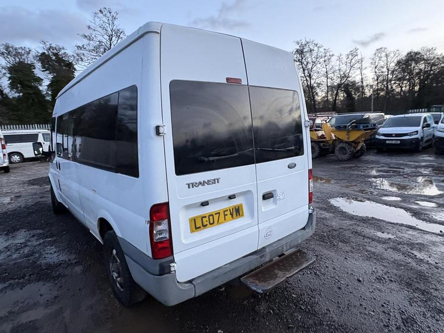 2007 Ford Transit – Model: Transit 100 15-Seat RWD – LC07FVW