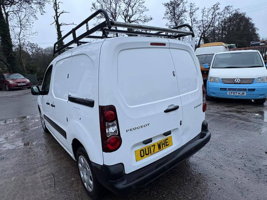 2017 Peugeot Partner – Model: Partner Professional L1 Blue HDi – OU17WHE