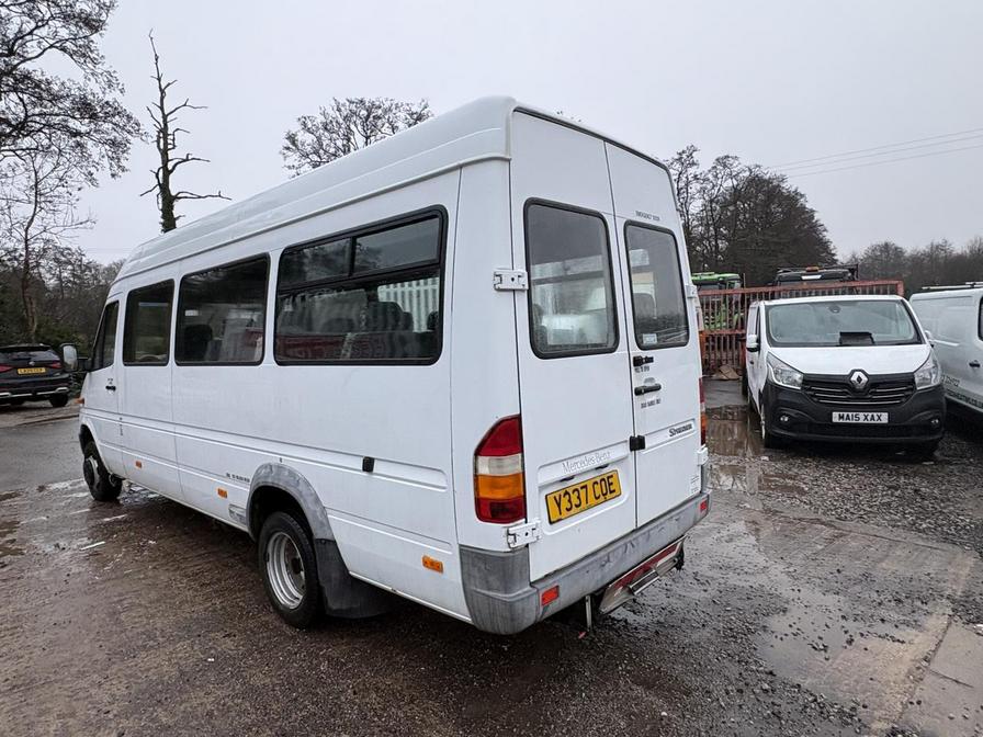 2001 Mercedes-Benz Sprinter – Model: Sprinter 411 CDI – Y337COE