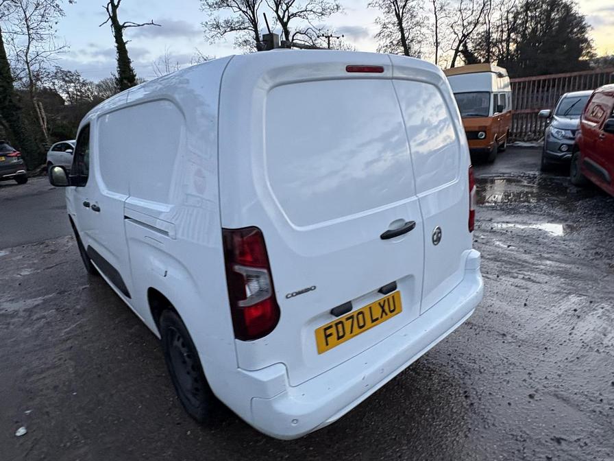 2020 Vauxhall Combo – Model: Combo 2300 SportIVE TD S/S – FD70LXU
