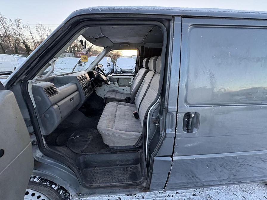 2001 Volkswagen Transporter – Model: 1200 TDI SWB – FP51OZC