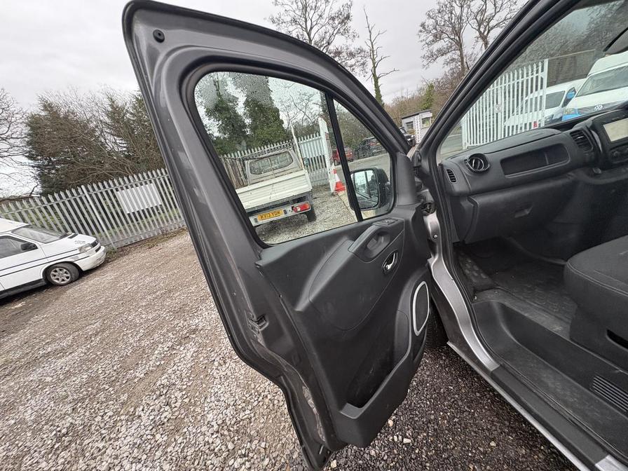 2017 Vauxhall Vivaro – Model: Vivaro  2700 Sportive CDTI – WF17XHH