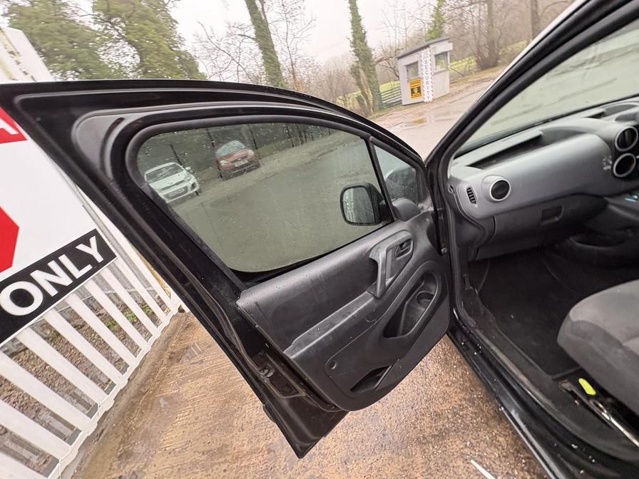 2018 Citroen Berlingo – Model: Berlingo 625 Enterprise Blue HDi – LR68WZD