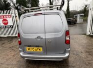 2020 Vauxhall Combo – Model: Combo 2000 LE Nav S/S – VE70AYH/M11AJL