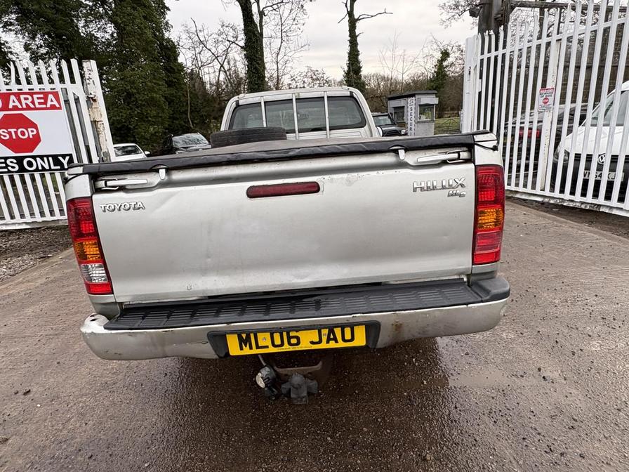2006 Toyota Hilux – Model: HI-Luxury HL2 4×2 – ML06JAO/P66LUX