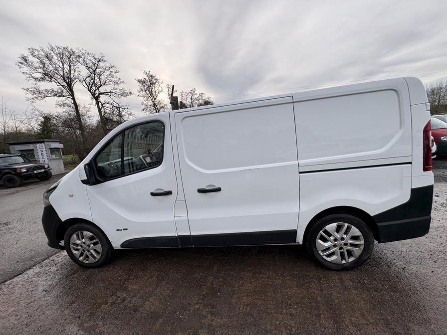 2015 Renault Trafic – Model: Trafic SL27 Sport DCI – MA15XAX