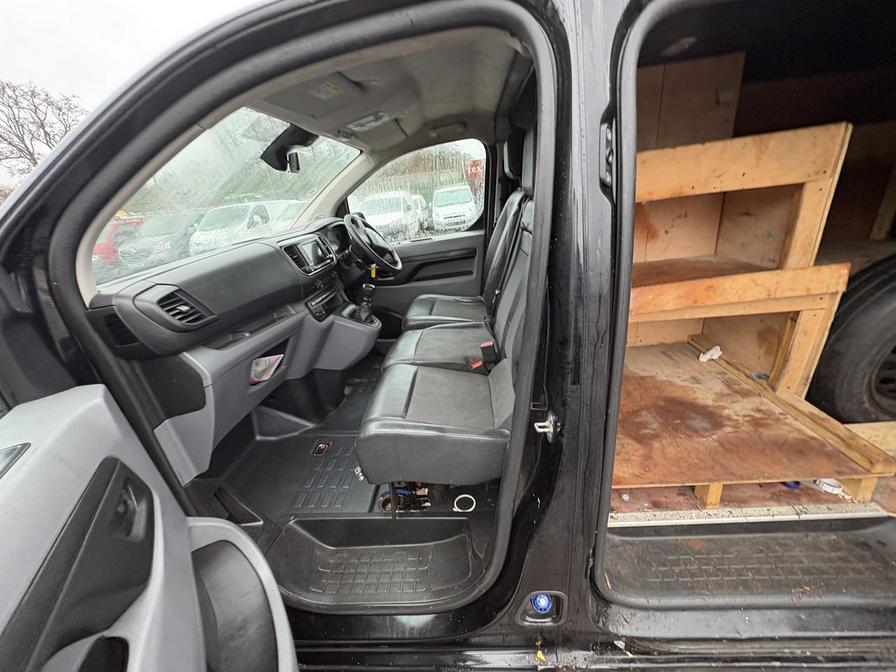 2021 Vauxhall Vivaro – Model: Vivaro 2700 Sportive S/S – RJ21XWF